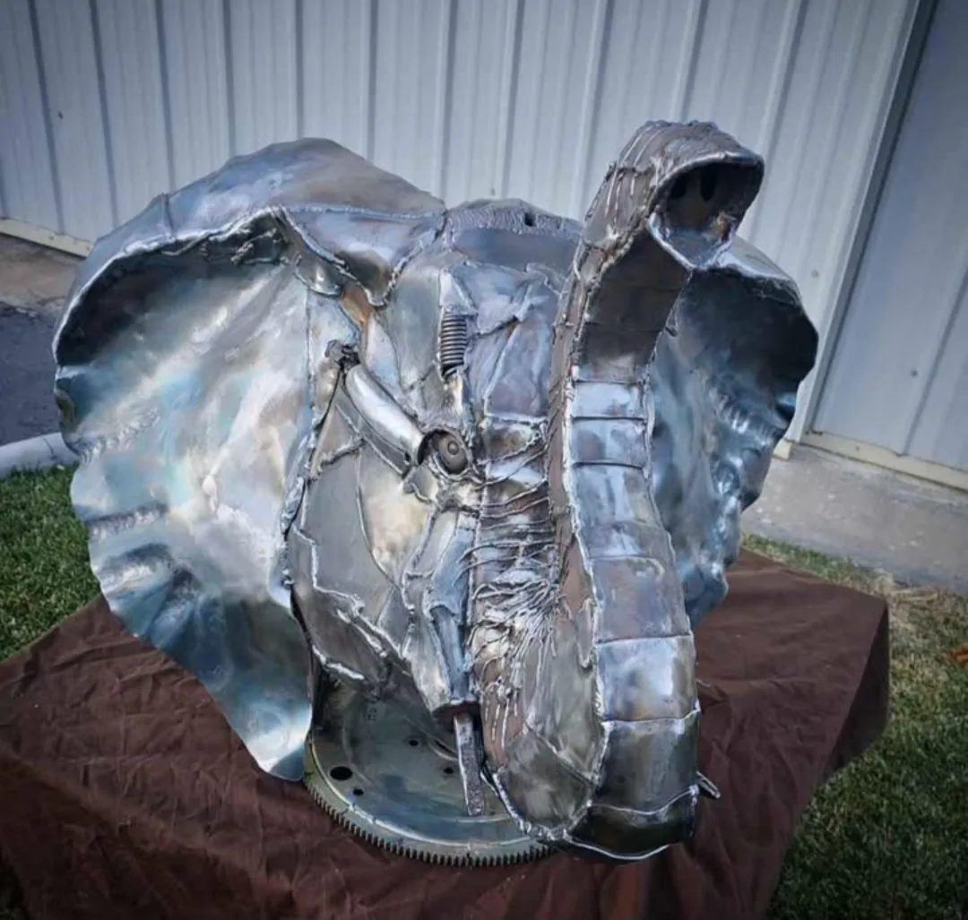 Metal eagle wall sculpture